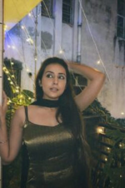 anaya-pakistani-escort-in-islamabad-8590424_original-240x300